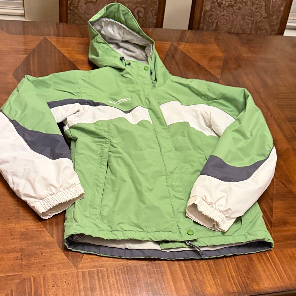 Columbia Women’s Green and white Puffer Jacket Sports size Medium